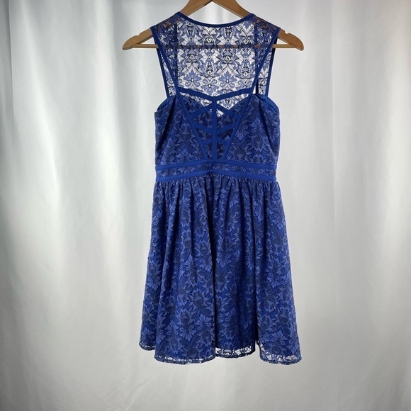 A. Drea Sweatheart Neckline Racerback Lace Mini Dress in Blue Size Small - Picture 6 of 10